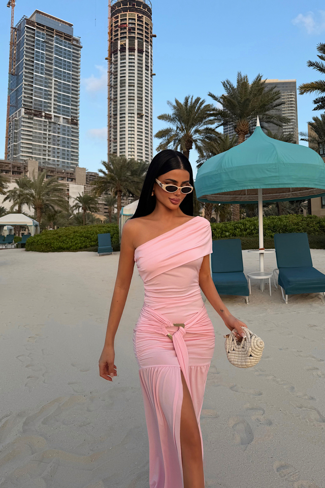 Pembe Nicolette Uzun Yırtmaçlı Elbise