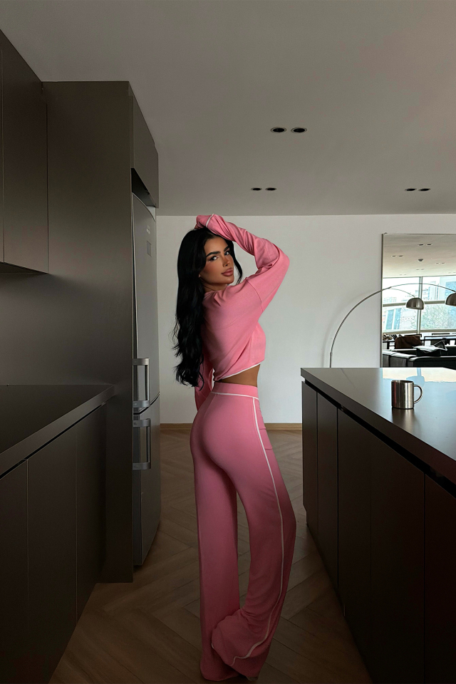Pembe Lorisy Takım