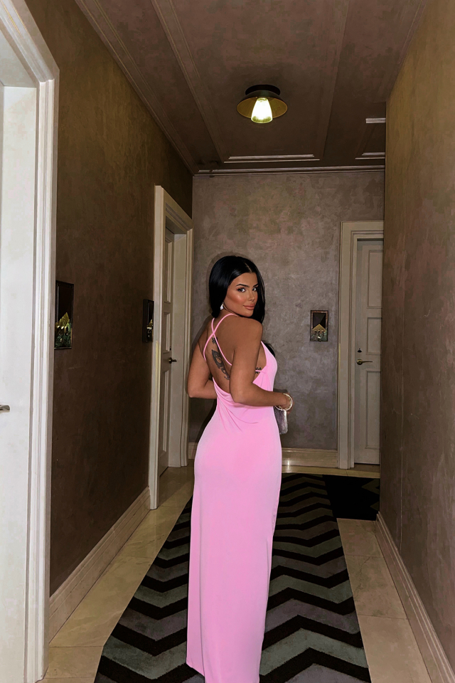 Pembe Sırt Detay Derin Yırtmaçlı Elbise ATE8191