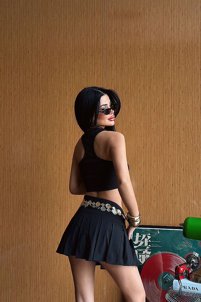 Siyah Tory Crop Top