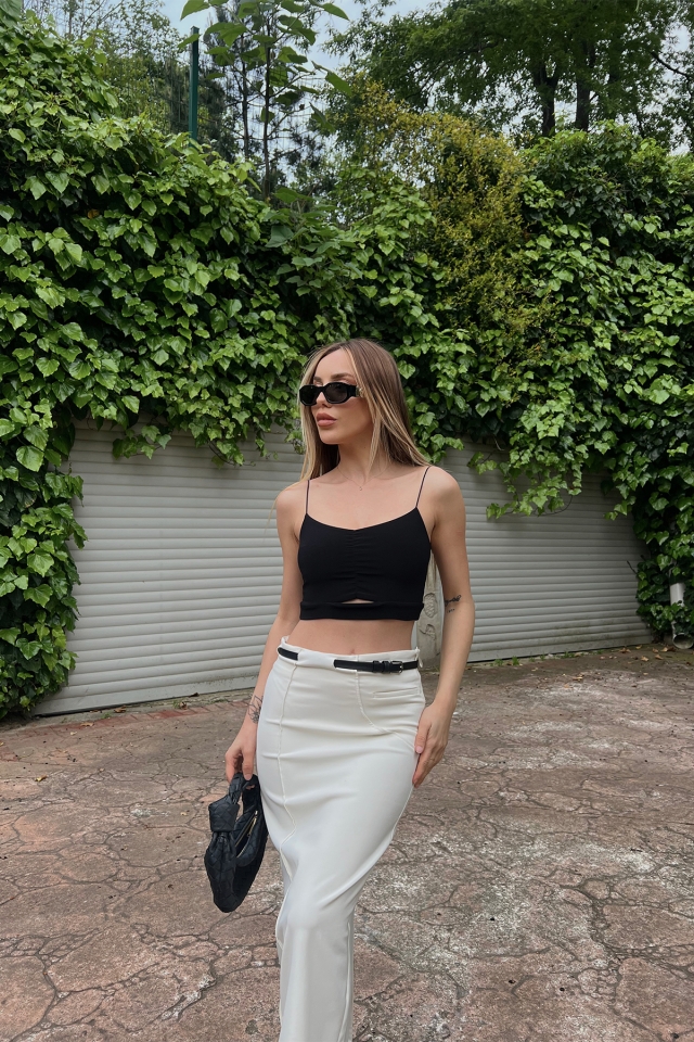 Siyah Askılı Pencere Detay Crop Top ATE6837