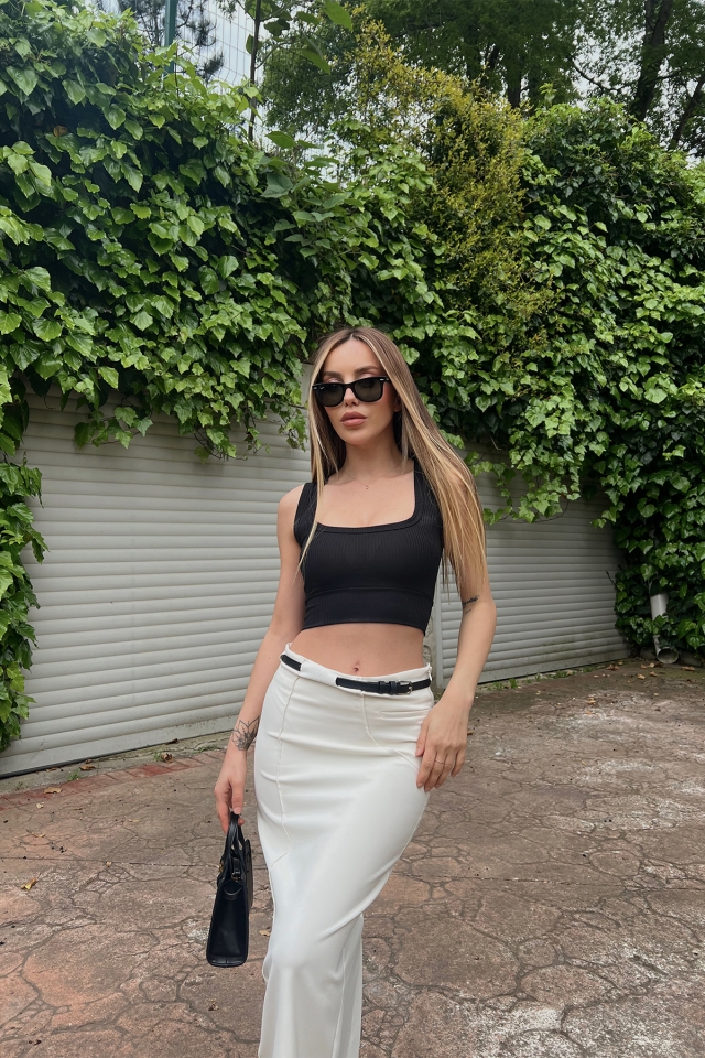 Siyah Askılı Triko Crop Top