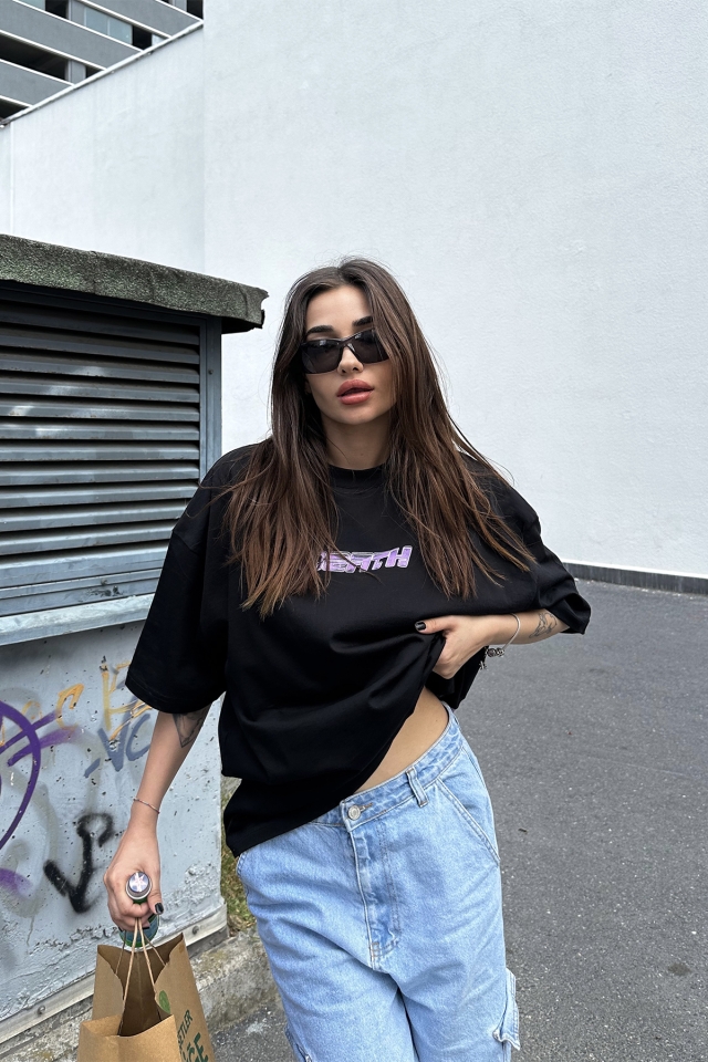 Siyah Baskılı Oversize Tişört ATE7296