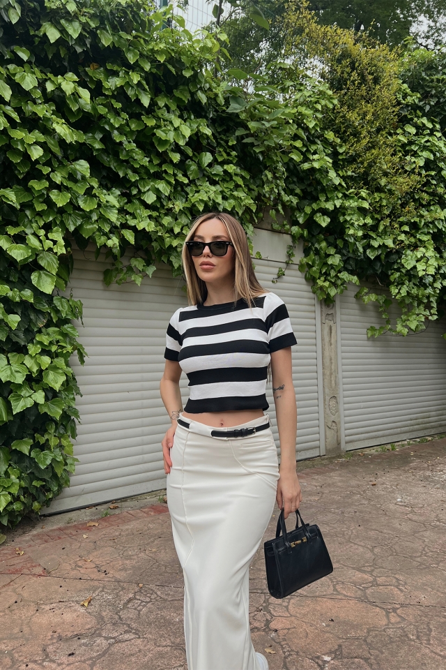Siyah Bisiklet Yaka Crop Top ATE6824
