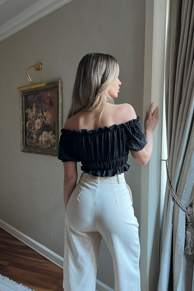 Siyah Büzgülü Düşük Kol Crop Top ATE4036