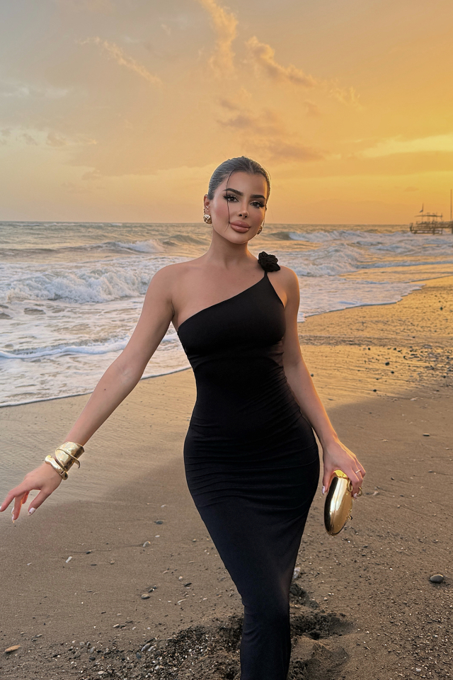 Siyah Gül Detay Bağlamalı Elbise ATE-0211
