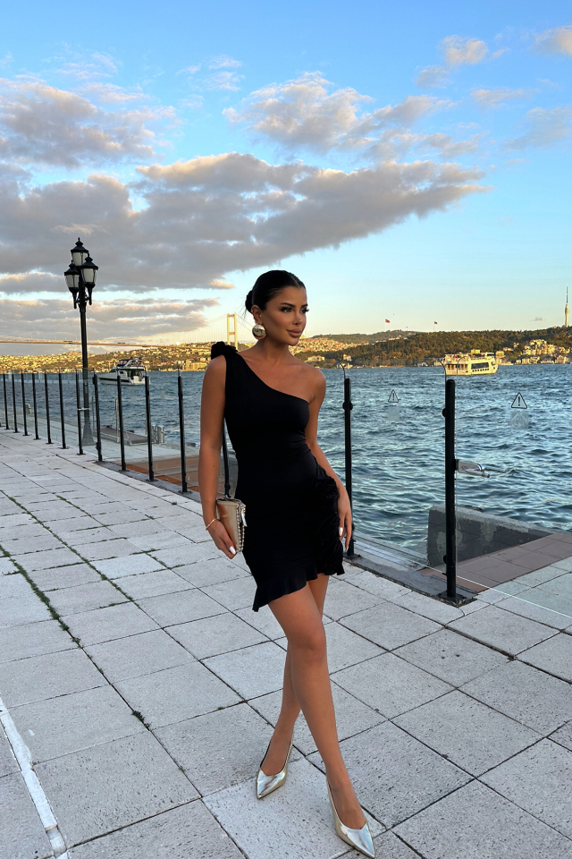 Siyah Omuz Detay Mini Elbise ATE8354