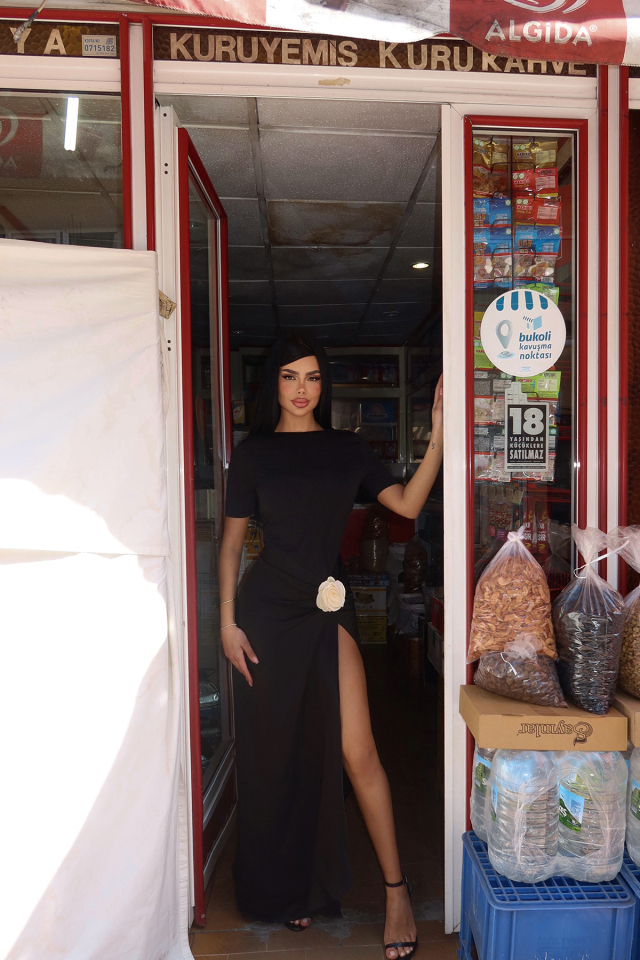 Siyah Gül Detay Uzun Elbise ATE-2501 - EYYO