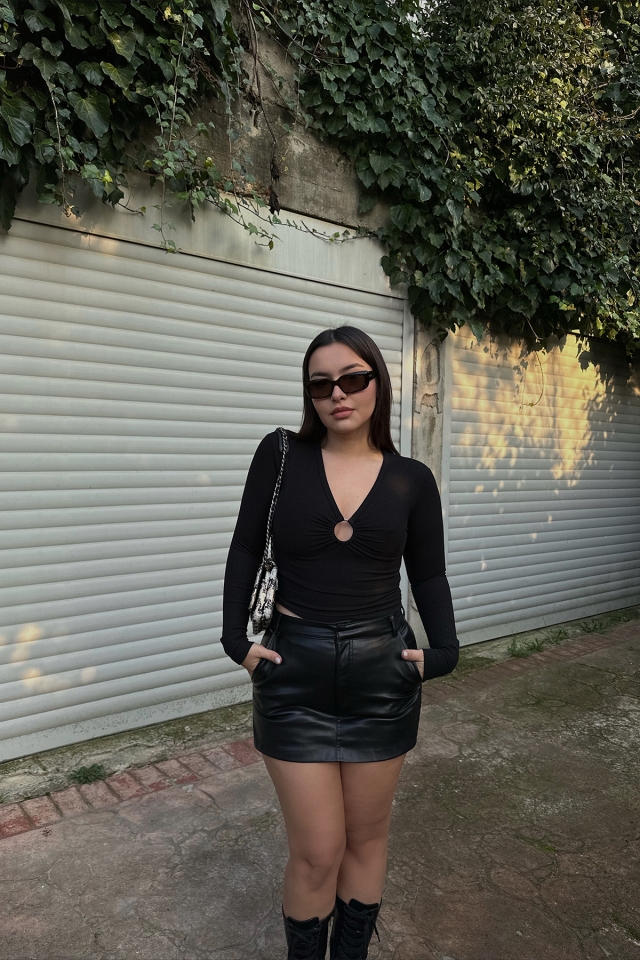 Siyah Halka Detay Bluz ATE3433 - YOGİ