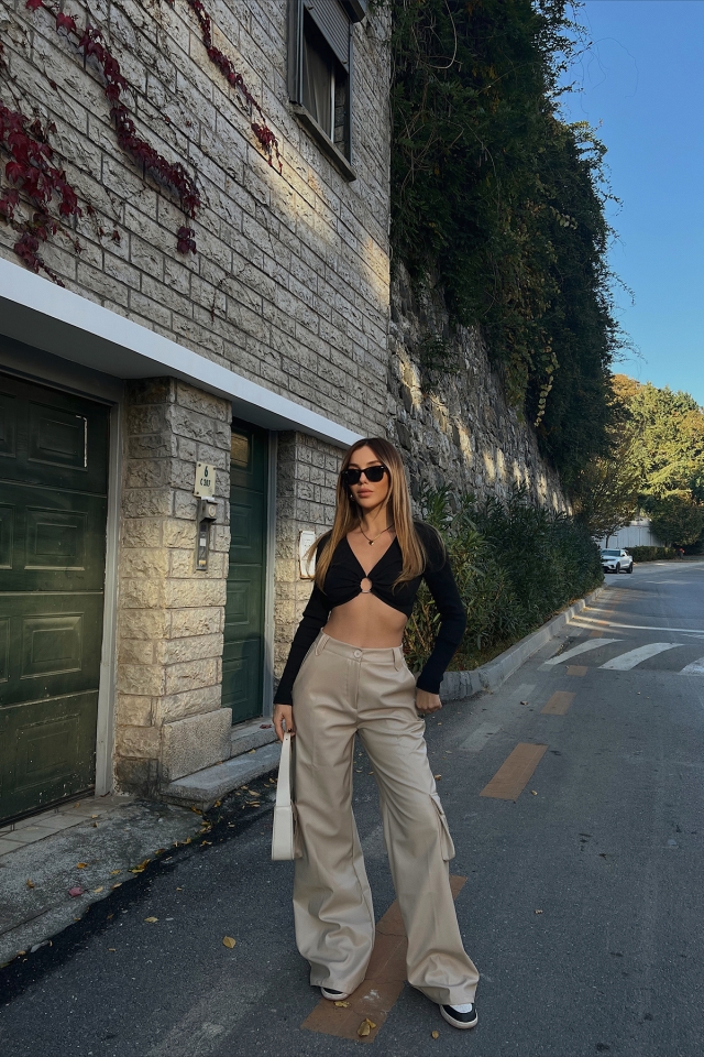 Siyah Halka Detay Crop Top ATE2489 - EYYO