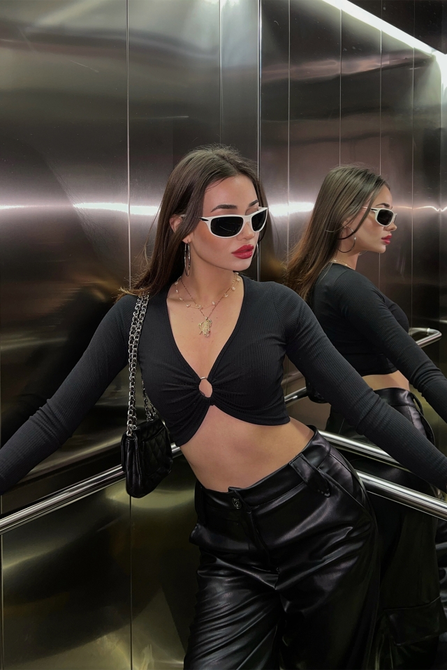 Siyah Halka Detay Crop Top ATE2863