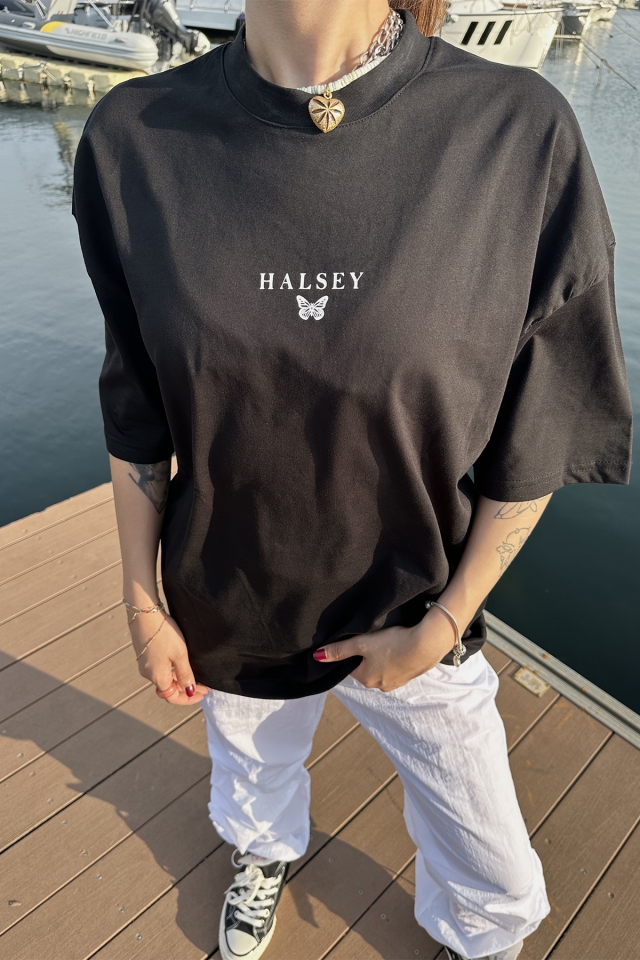 Siyah Halsey Yazılı Tişört (1)