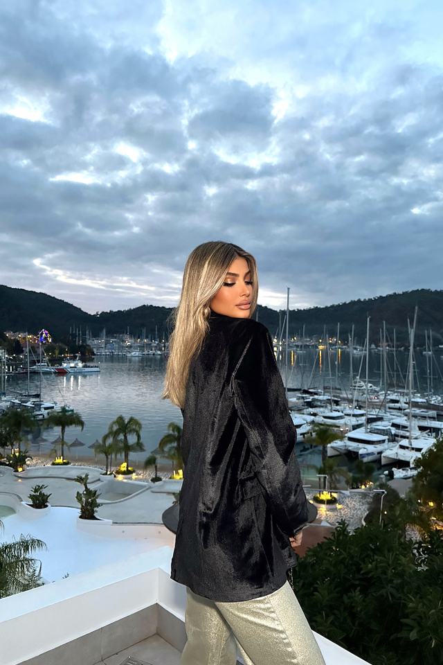 Siyah Kadife Önü Düğmeli Ceket ATE-0547