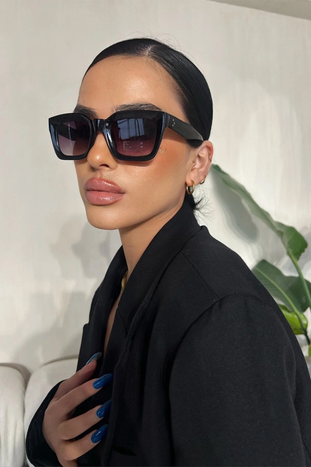 Siyah Kalın Çerçeveli Gözlük ATE6747 - 