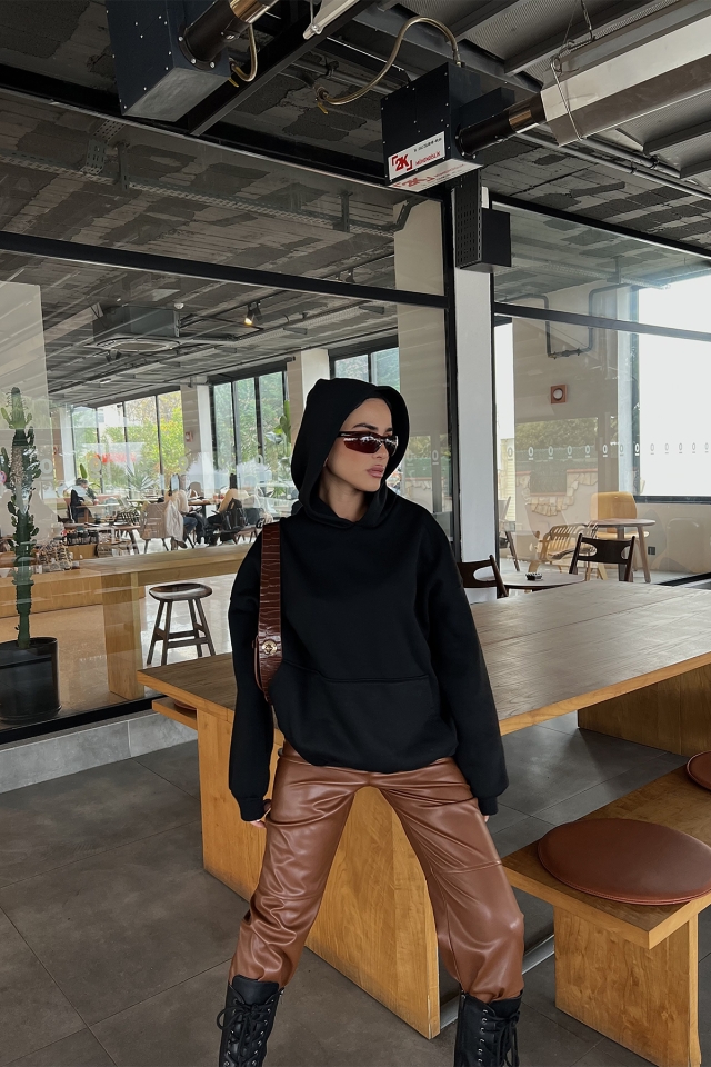 Siyah Kapşonlu Arkası Baskılı Sweat ATE2514