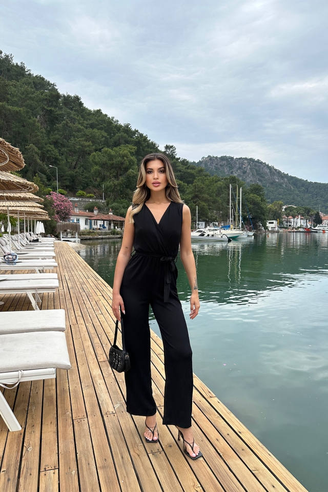 Siyah Kemer Detay V Yaka Tulum