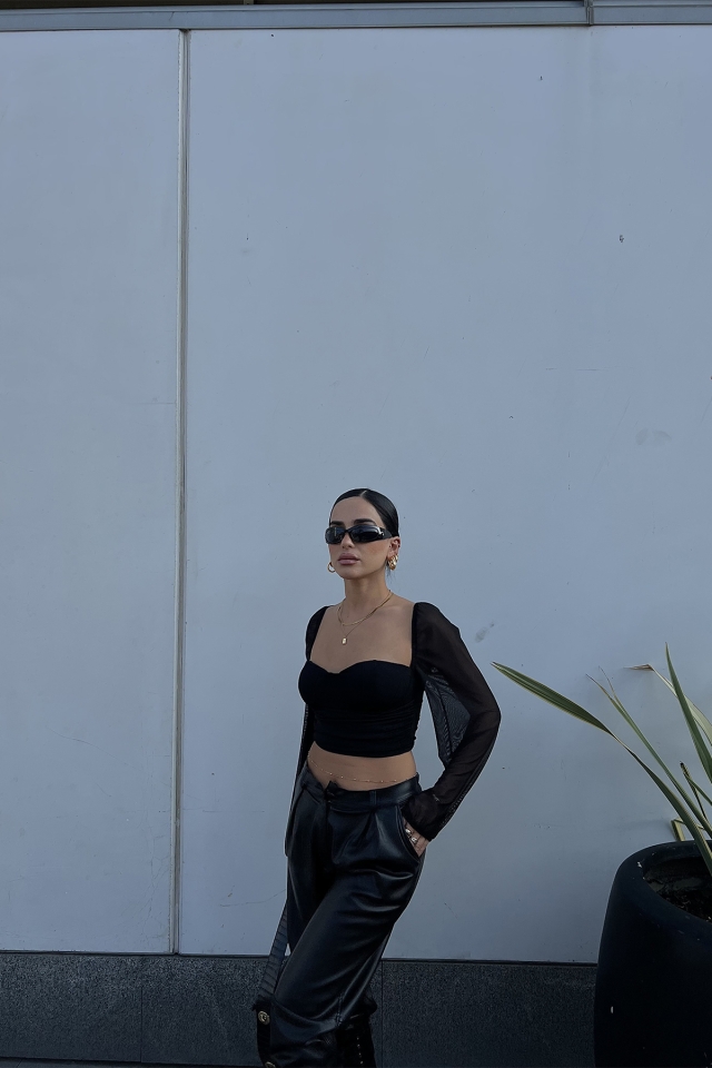 Siyah Kolları Tül Crop Top ATE2377