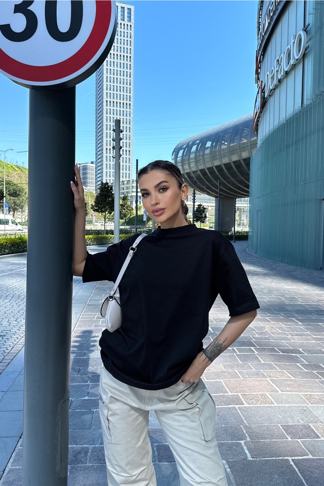 Siyah Loveless Yazılı Tişört ATE6099