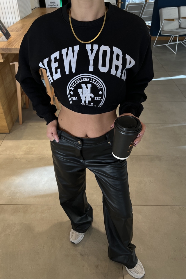 Siyah New York Baskılı Crop Top ATE3353