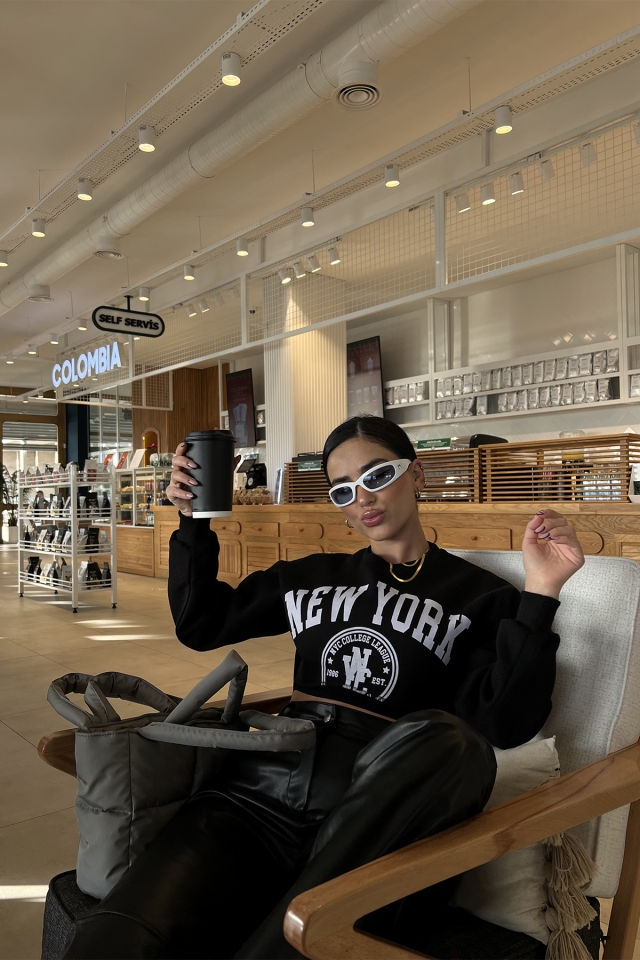 Siyah New York Baskılı Crop Top ATE3353