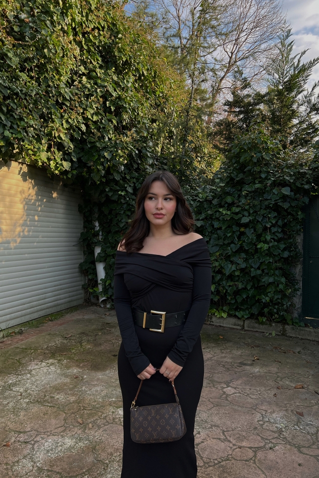 Siyah Önü Büzgülü Bodysuit