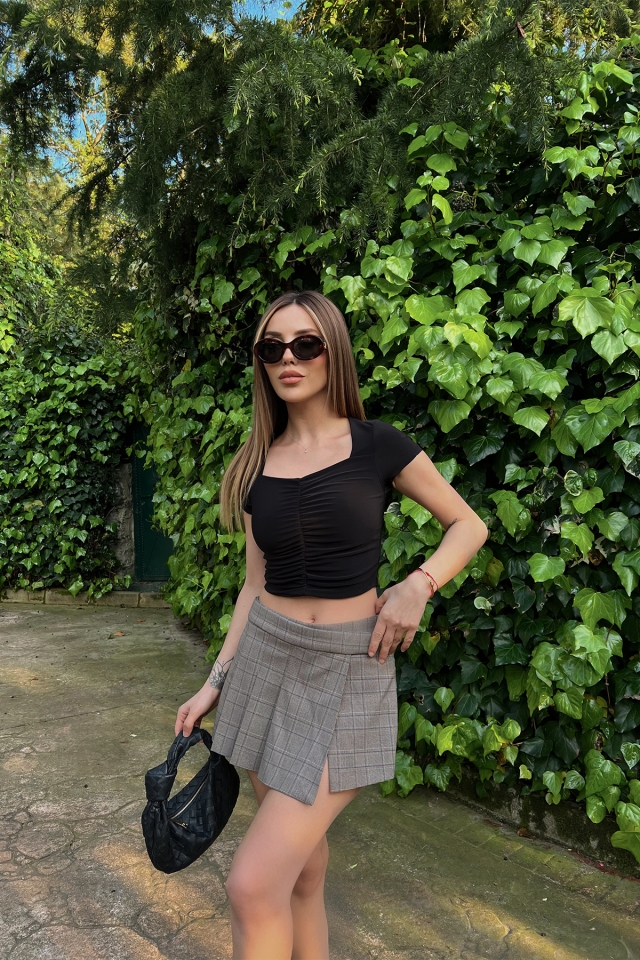 Siyah Önü Büzgülü Crop Top ATE6412