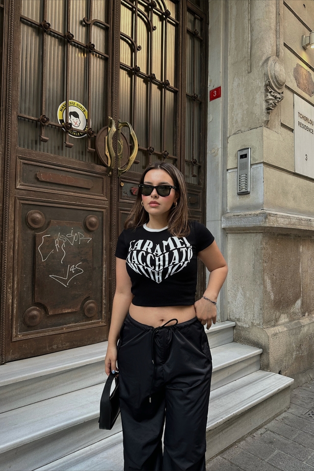 Siyah Önü Yazılı Crop Top ATE6651 - DONT FASHİON