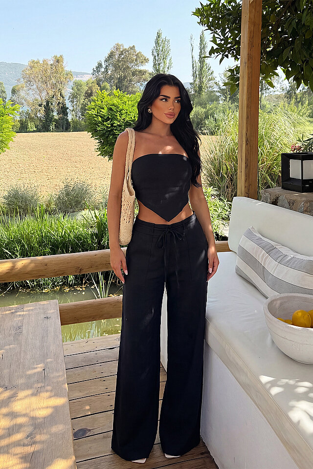 Siyah Pantolonlu Straplez Takım