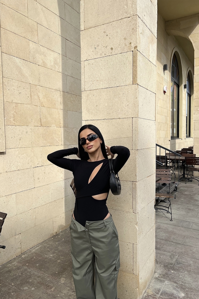 Siyah Pencere Detay Bodysuit ATE4554