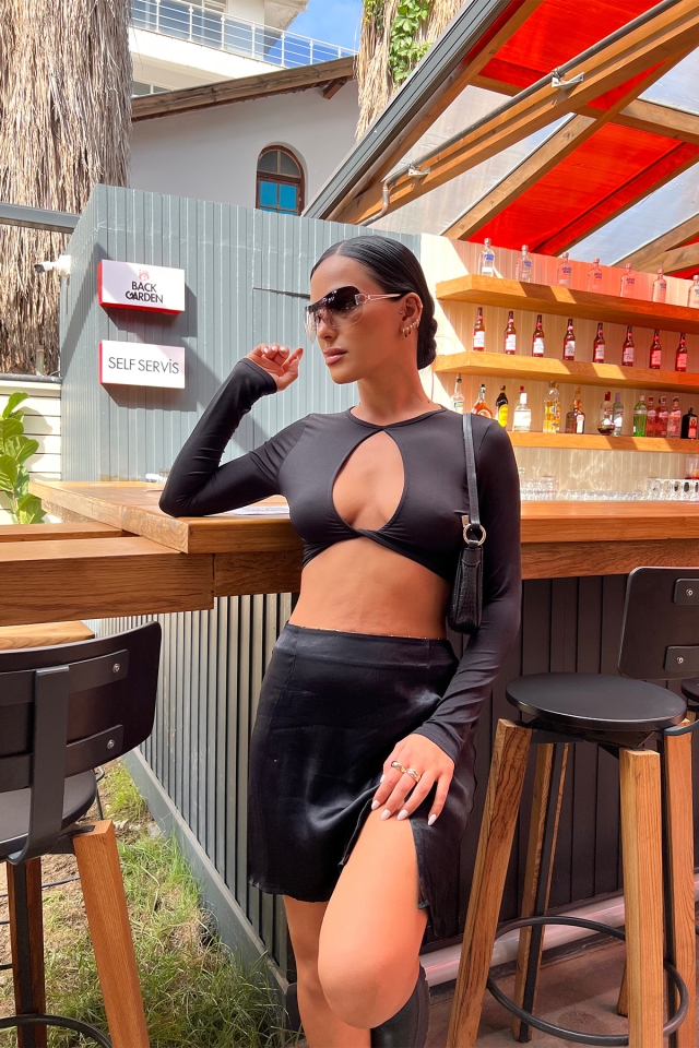 Siyah Pencere Detay Crop Top ATE2121