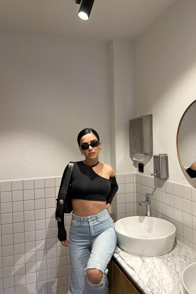 Siyah Pencere Detay Crop Top ATE3262