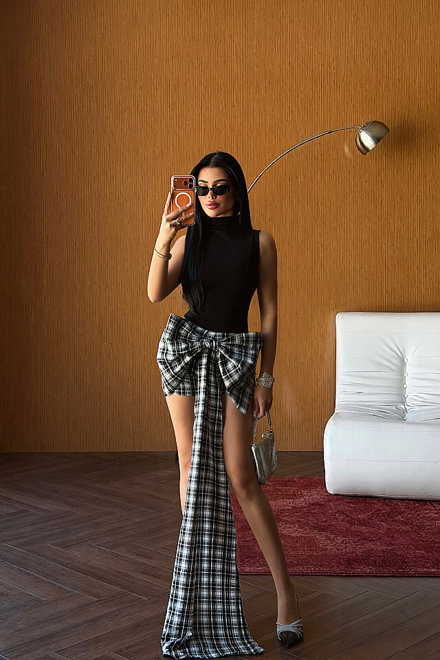 Siyah Gingo Fiyonk Şort