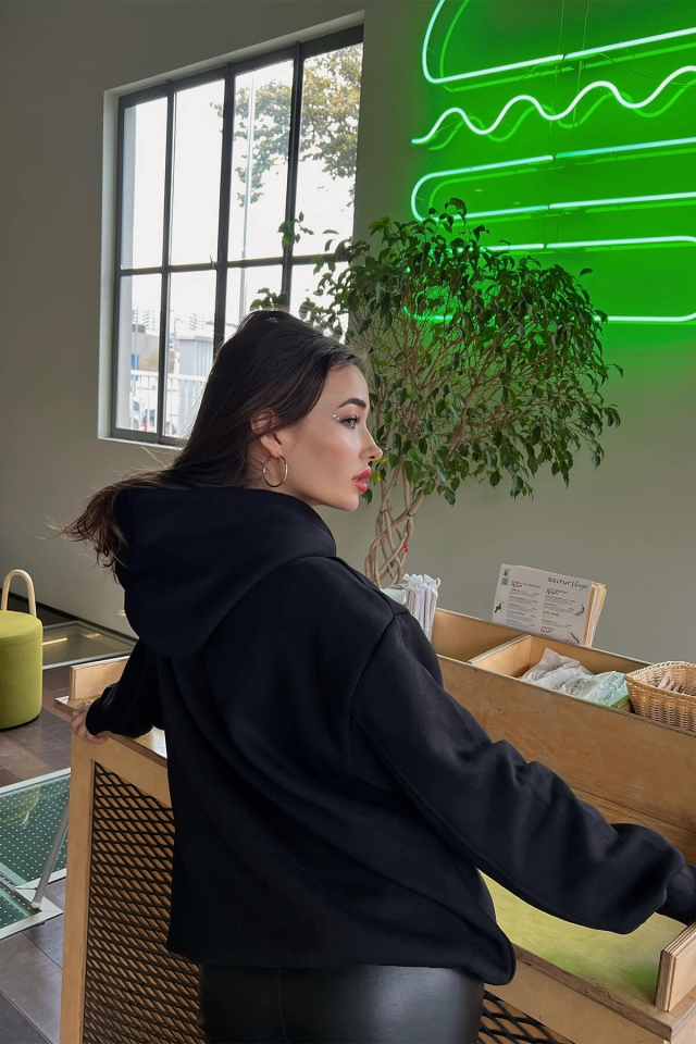 Siyah Önü Baskılı Hoodie Sweat ATE2264