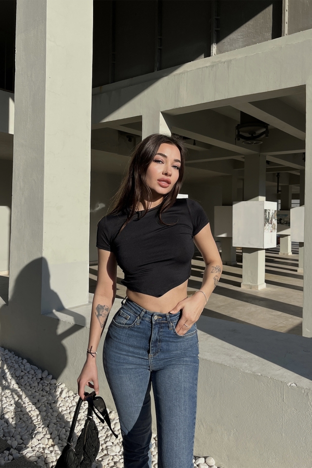 Siyah Sırt Detay Crop Top ATE5124