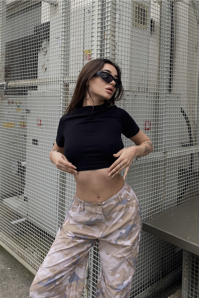 Siyah Sırtı Bağlamalı Crop Top ATE6710