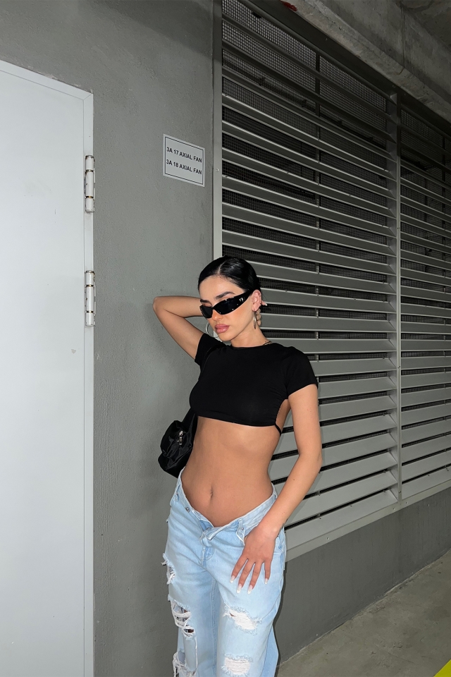 Siyah Sırtı Bağlamalı Crop Top ATE6924 - KARABAY