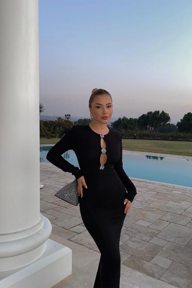 Siyah Önü Taş Detay Uzun Elbise