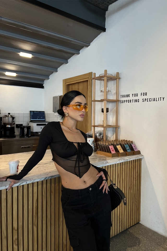 Siyah Tül Detay Bağlamalı Crop Top ATE2581