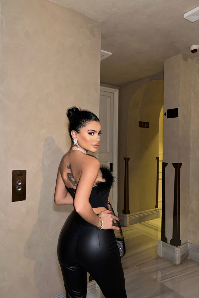 Siyah Tüy Detay Straplez Crop Top ATE-0855