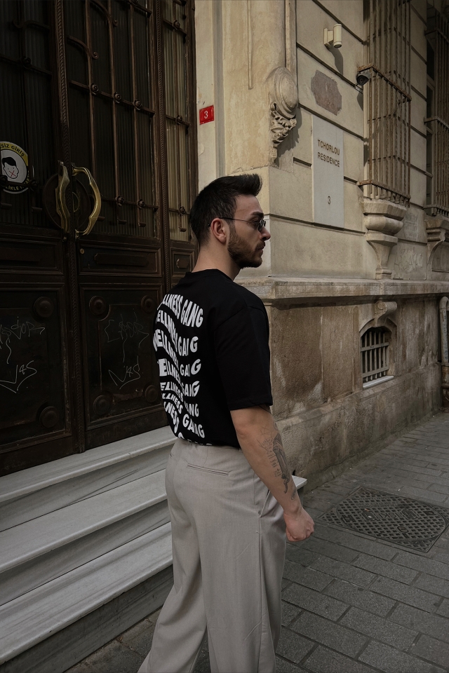 Siyah Wellness Gang Baskılı Tişört ATE4409