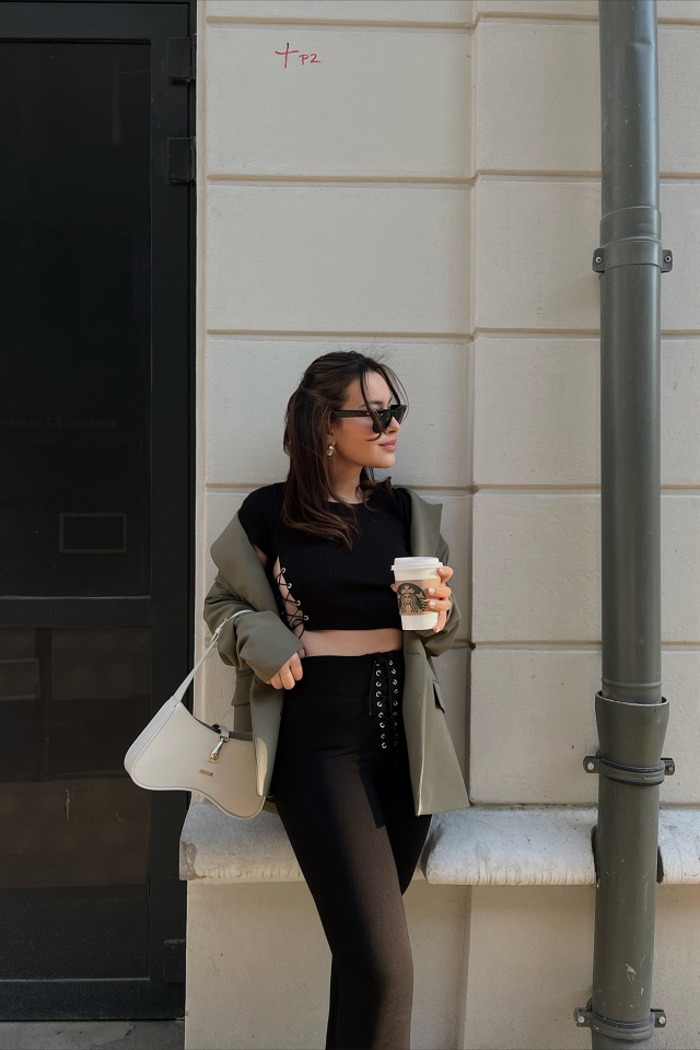 Siyah Yandan Bağlamalı Crop Top