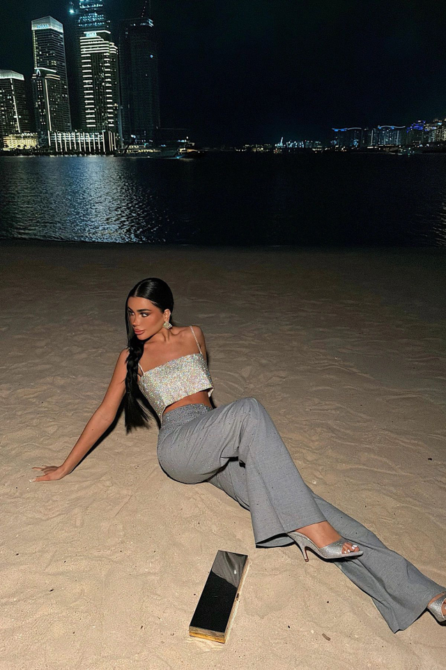 Taş Detay Askılı Crop Top