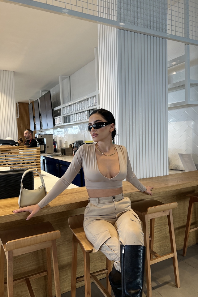 Taş Sırtı Bağlamalı Crop Top ATE3391