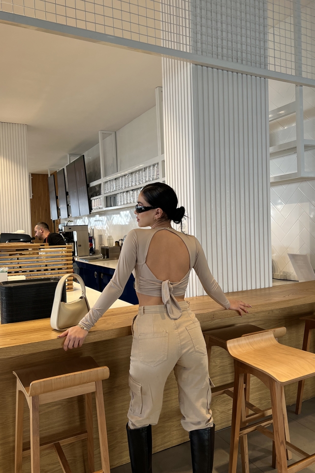Taş Sırtı Bağlamalı Crop Top ATE3391
