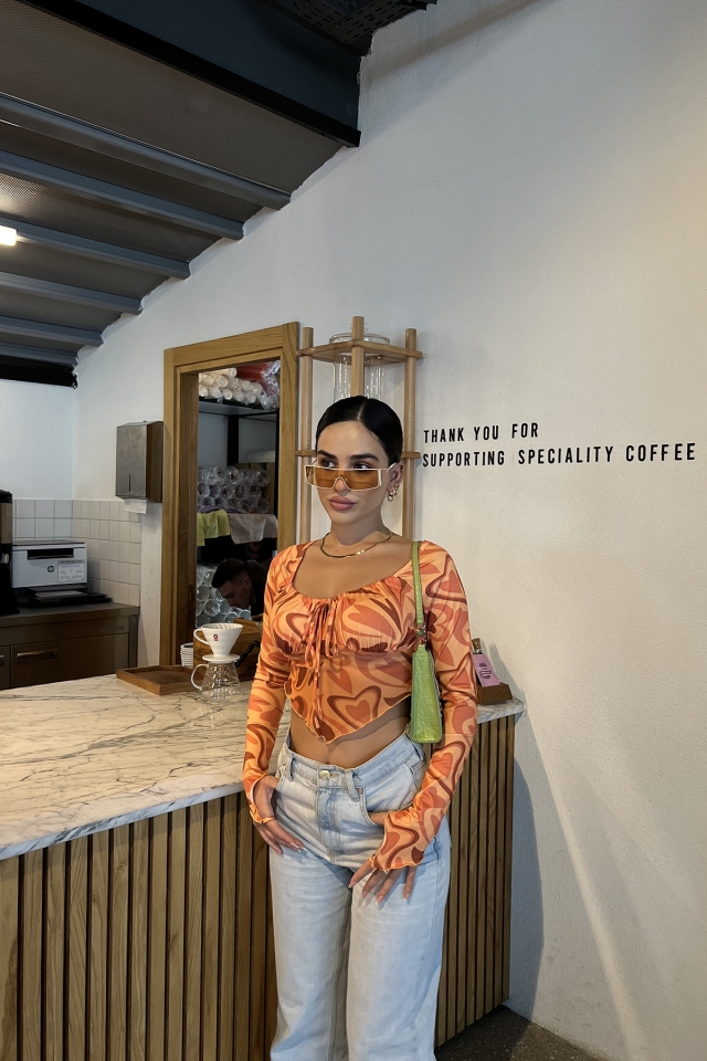 Turuncu Tül Detay Bağlamalı Crop Top