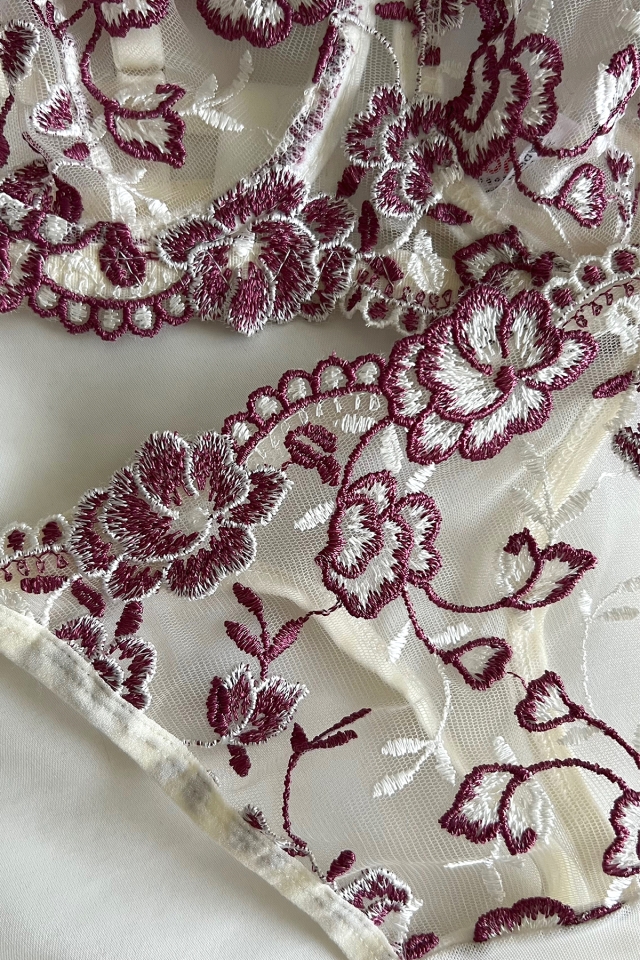 White Flower Pattern Set ATE4746