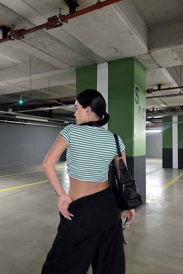 Yeşil Düğme Detay Crop Top ATE6976