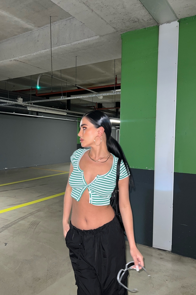 Yeşil Düğme Detay Crop Top ATE6976